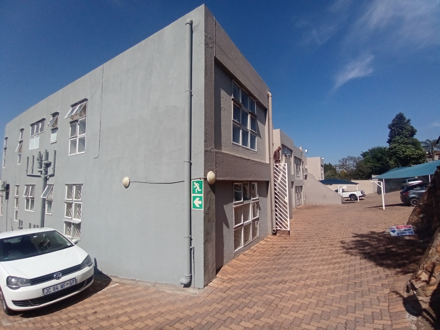 3 Bedroom Property for Sale in Oakdene Gauteng