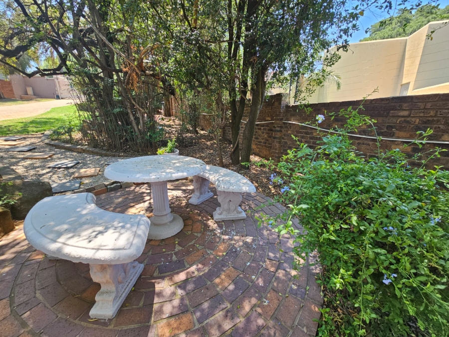 4 Bedroom Property for Sale in Bassonia Gauteng