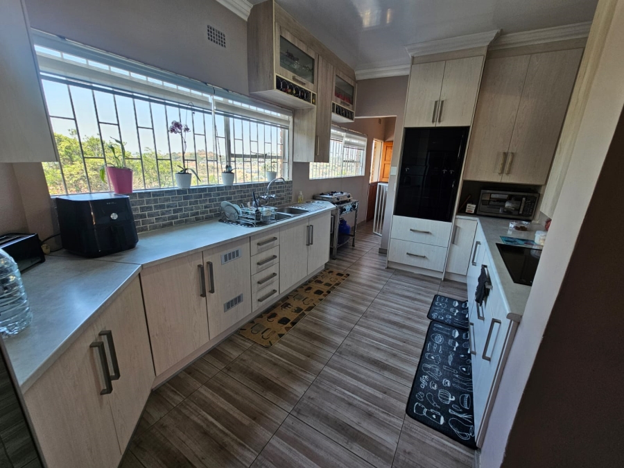 4 Bedroom Property for Sale in Bassonia Gauteng