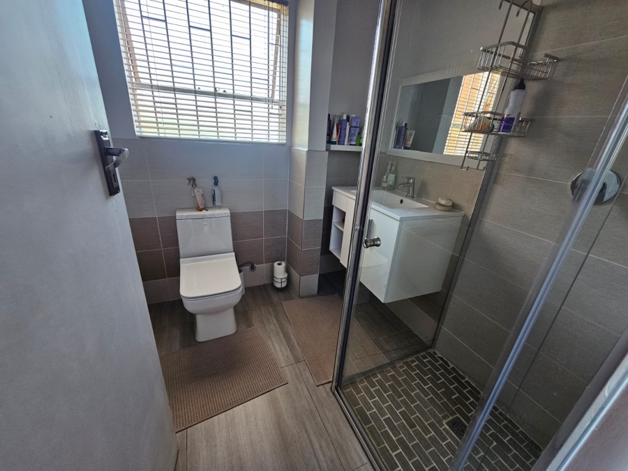 4 Bedroom Property for Sale in Bassonia Gauteng