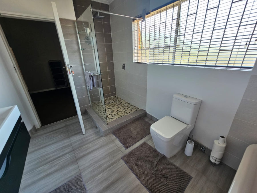 4 Bedroom Property for Sale in Bassonia Gauteng