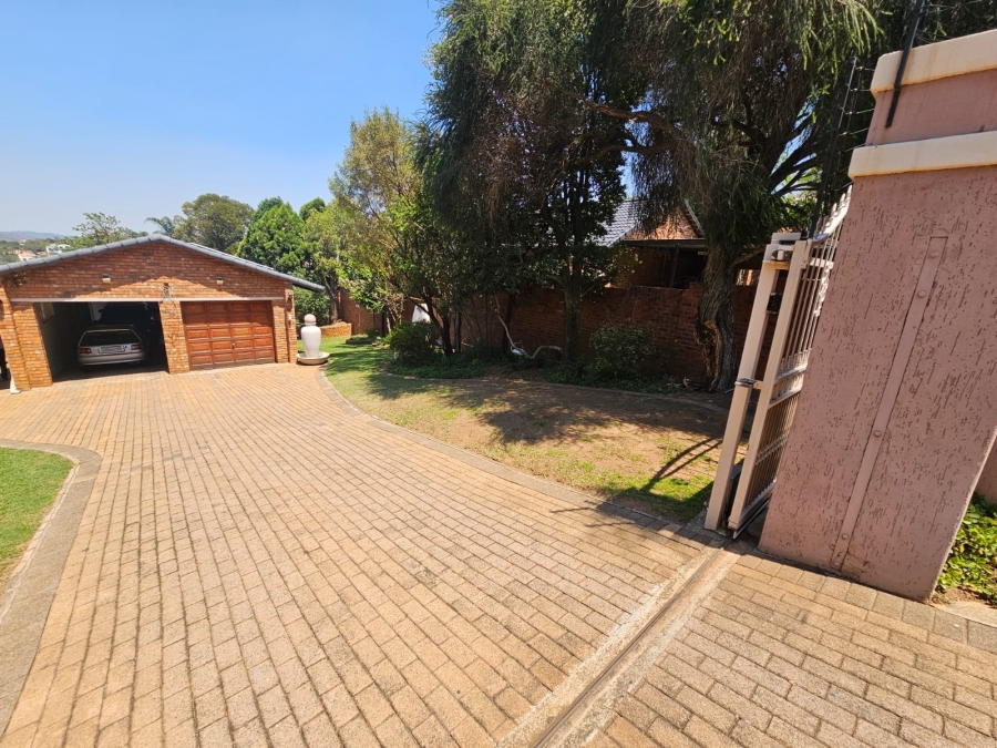 4 Bedroom Property for Sale in Bassonia Gauteng