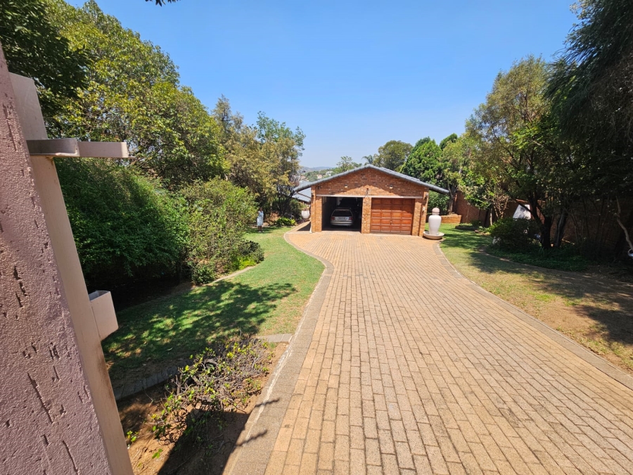 4 Bedroom Property for Sale in Bassonia Gauteng