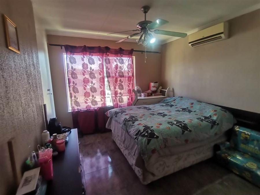 2 Bedroom Property for Sale in Raceview Gauteng