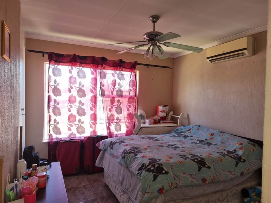 2 Bedroom Property for Sale in Raceview Gauteng
