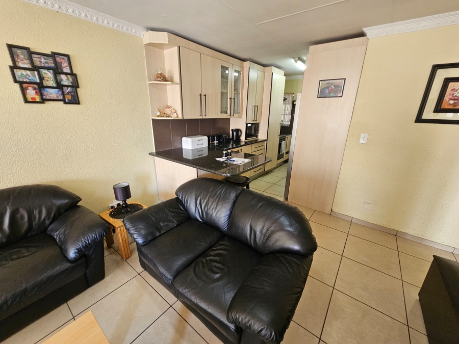 2 Bedroom Property for Sale in Albertsdal Gauteng