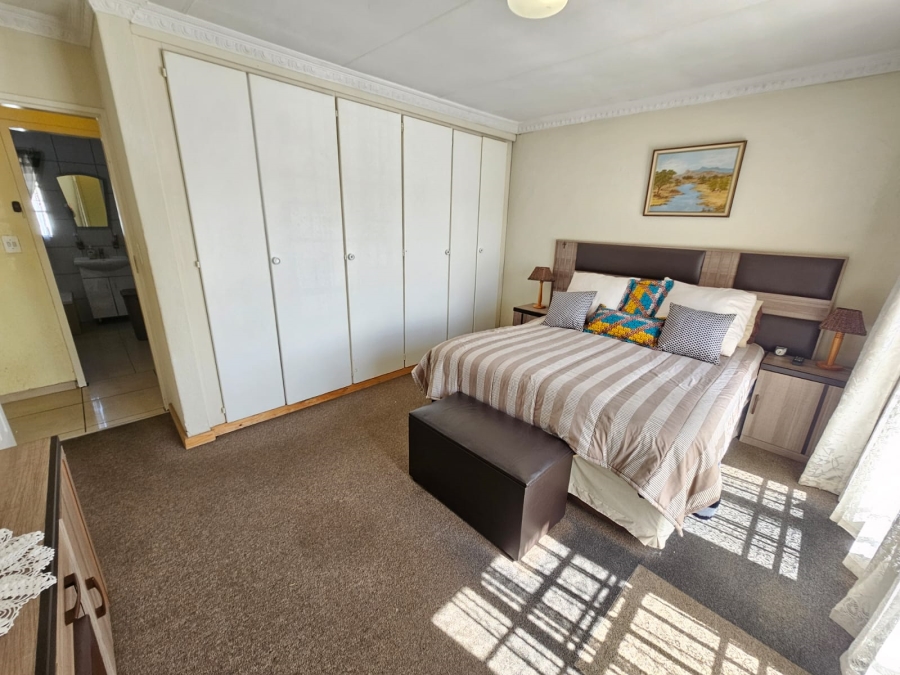 2 Bedroom Property for Sale in Albertsdal Gauteng