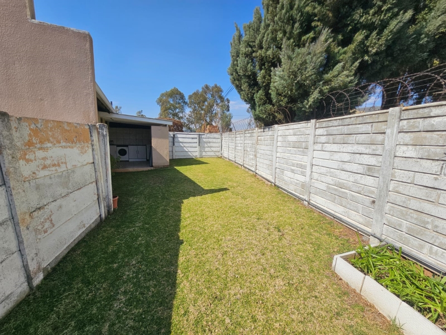 2 Bedroom Property for Sale in Albertsdal Gauteng