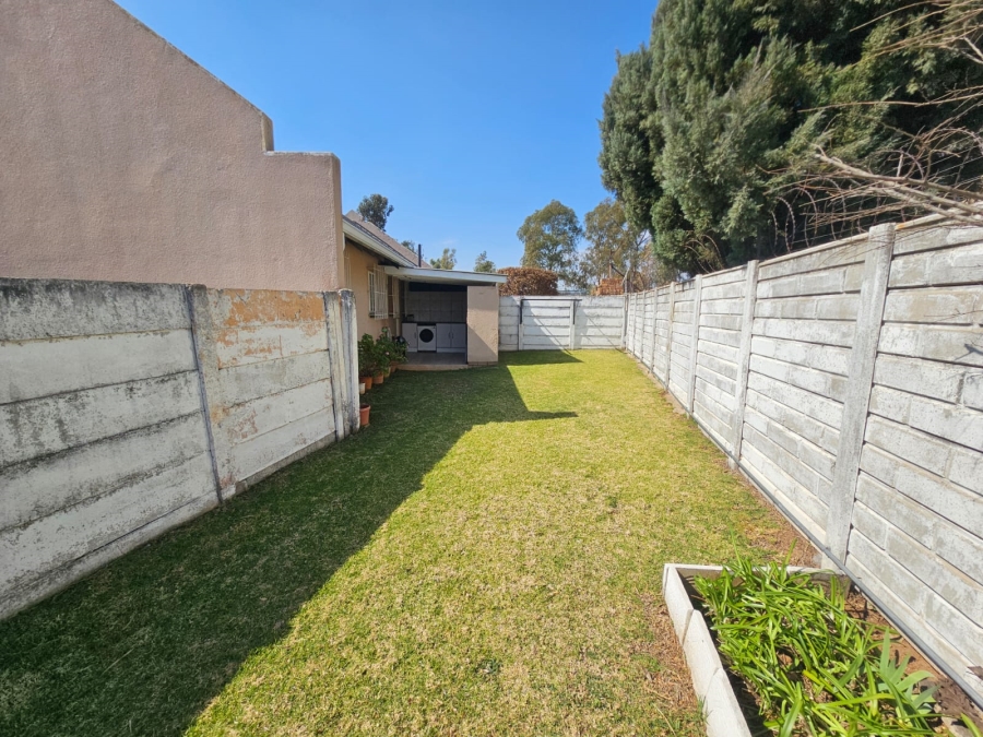 2 Bedroom Property for Sale in Albertsdal Gauteng