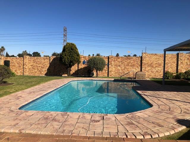 2 Bedroom Property for Sale in Verwoerdpark Gauteng