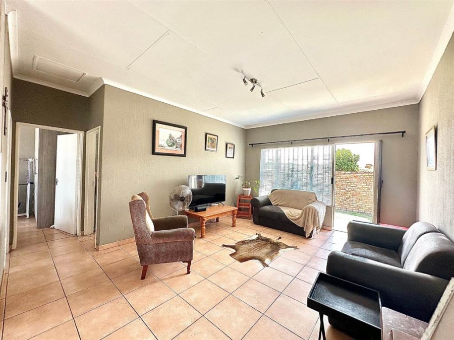 2 Bedroom Property for Sale in Verwoerdpark Gauteng