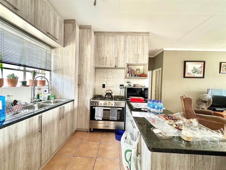 2 Bedroom Property for Sale in Verwoerdpark Gauteng