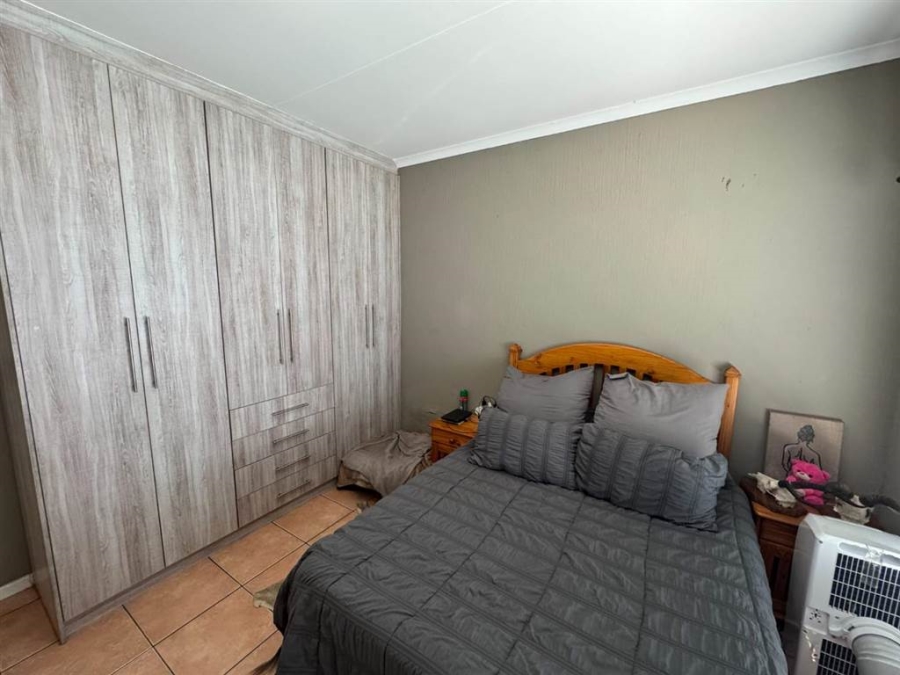 2 Bedroom Property for Sale in Verwoerdpark Gauteng