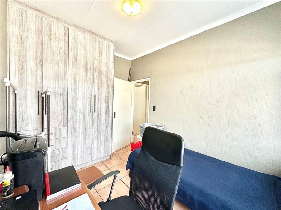 2 Bedroom Property for Sale in Verwoerdpark Gauteng