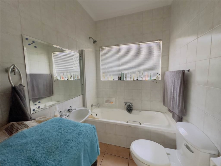 2 Bedroom Property for Sale in Verwoerdpark Gauteng