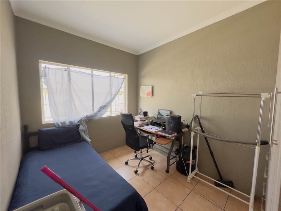 2 Bedroom Property for Sale in Verwoerdpark Gauteng
