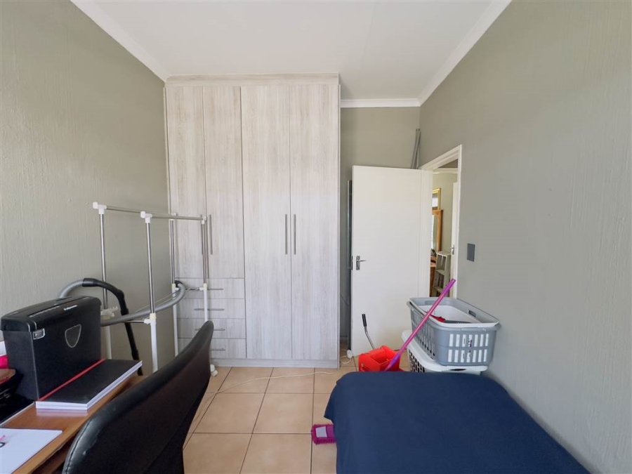 2 Bedroom Property for Sale in Verwoerdpark Gauteng