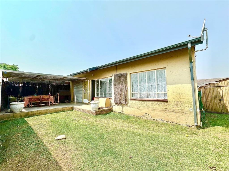 2 Bedroom Property for Sale in Verwoerdpark Gauteng