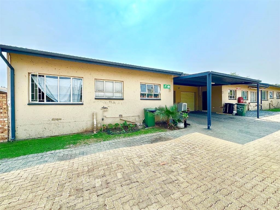 2 Bedroom Property for Sale in Verwoerdpark Gauteng