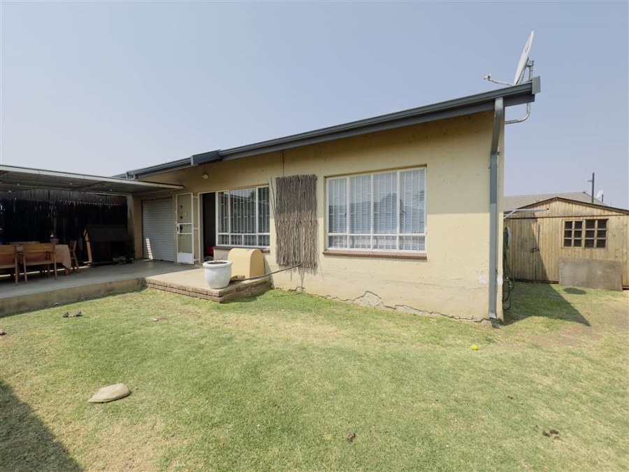 2 Bedroom Property for Sale in Verwoerdpark Gauteng