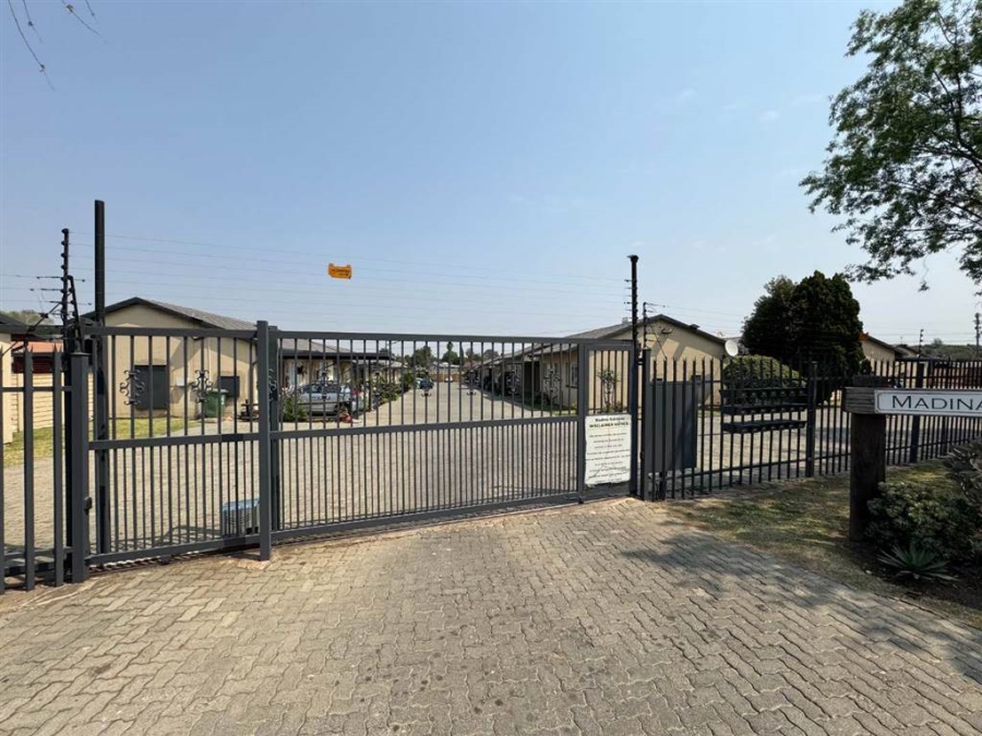 2 Bedroom Property for Sale in Verwoerdpark Gauteng