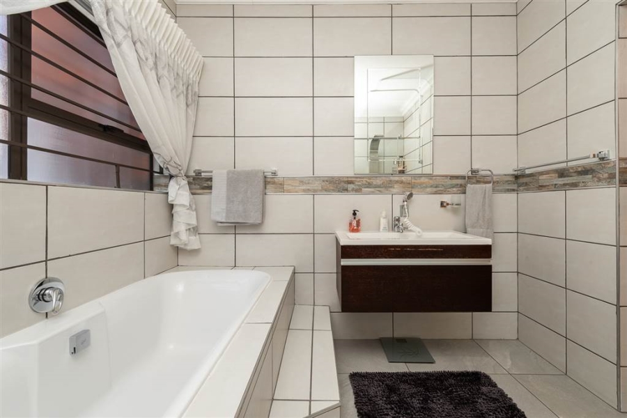 4 Bedroom Property for Sale in Meyersdal Nature Estate Gauteng