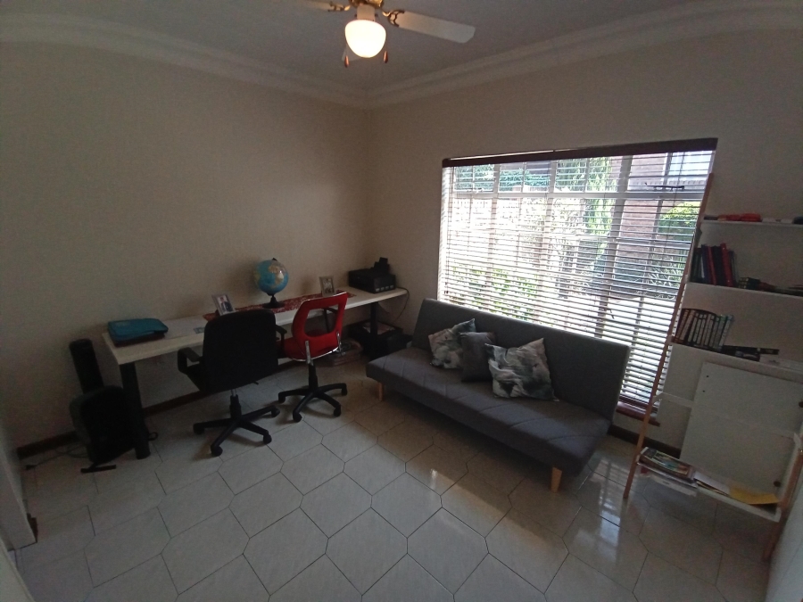 4 Bedroom Property for Sale in Bassonia Gauteng