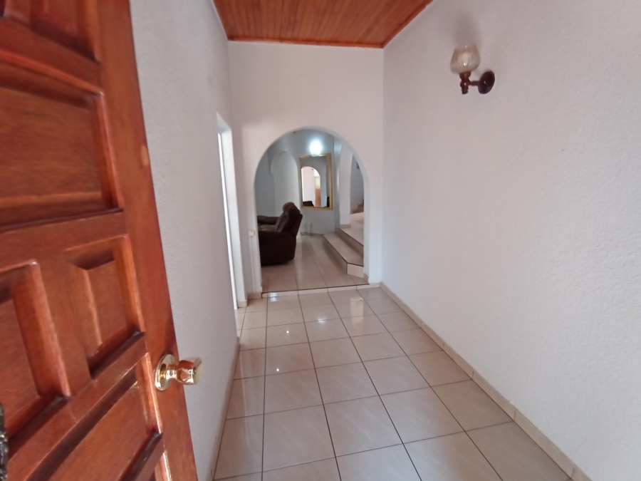 5 Bedroom Property for Sale in Glenvista Gauteng