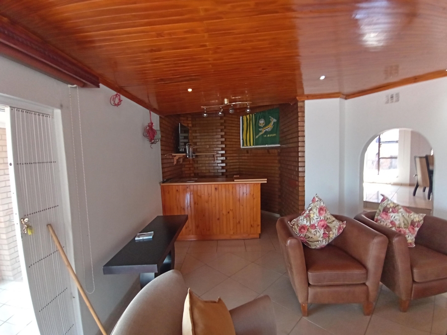 5 Bedroom Property for Sale in Glenvista Gauteng