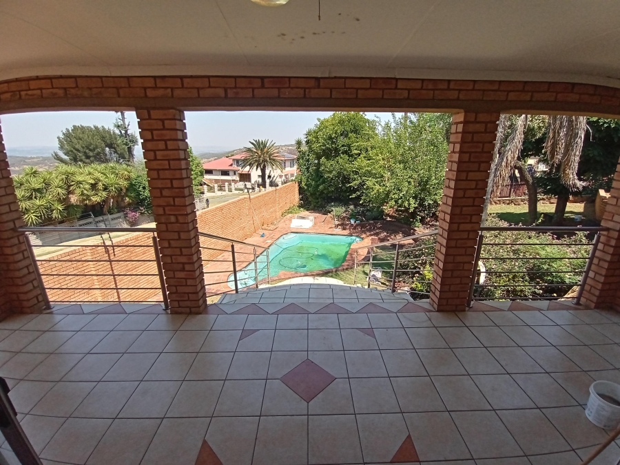 5 Bedroom Property for Sale in Glenvista Gauteng
