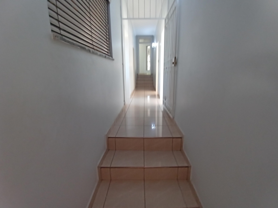 5 Bedroom Property for Sale in Glenvista Gauteng