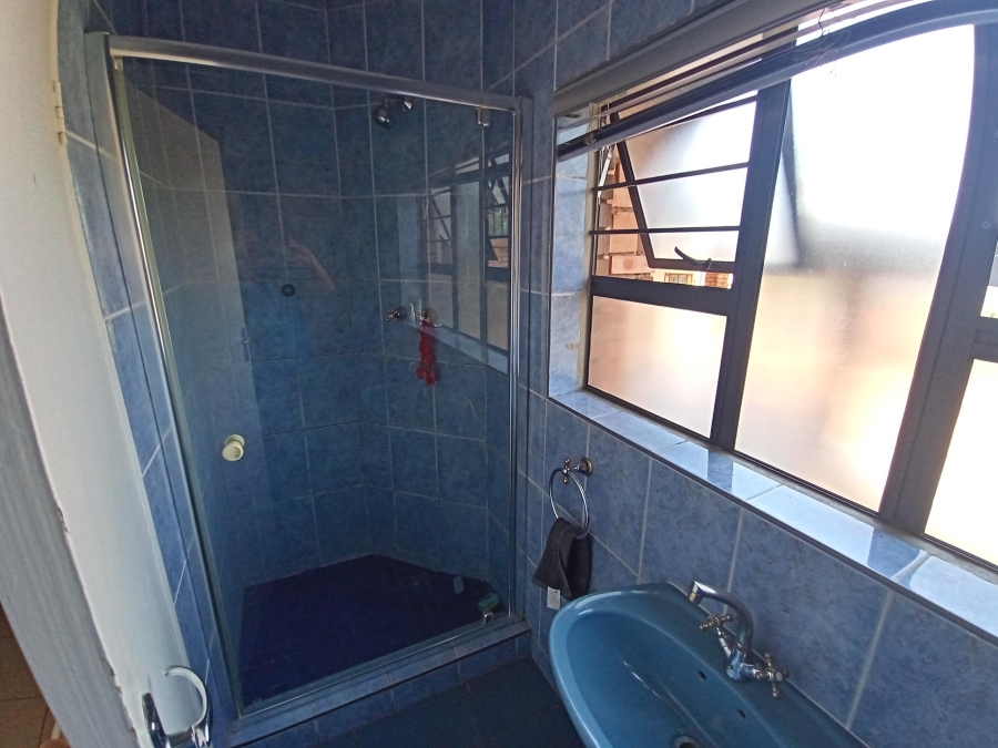 5 Bedroom Property for Sale in Glenvista Gauteng