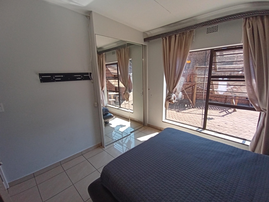 5 Bedroom Property for Sale in Glenvista Gauteng