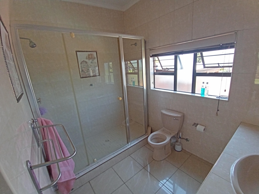 5 Bedroom Property for Sale in Glenvista Gauteng