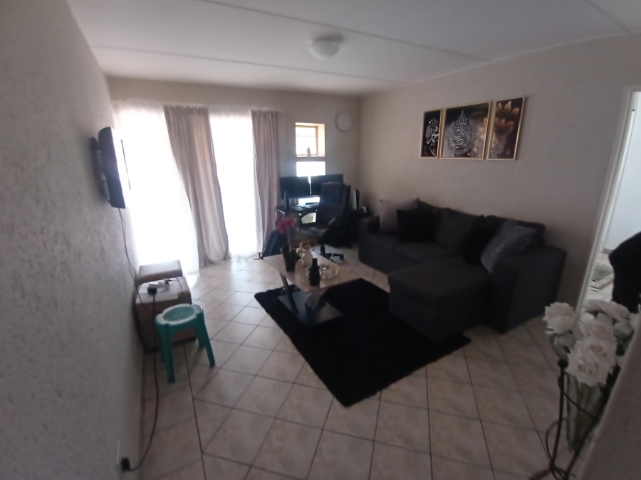 1 Bedroom Property for Sale in Mondeor Gauteng
