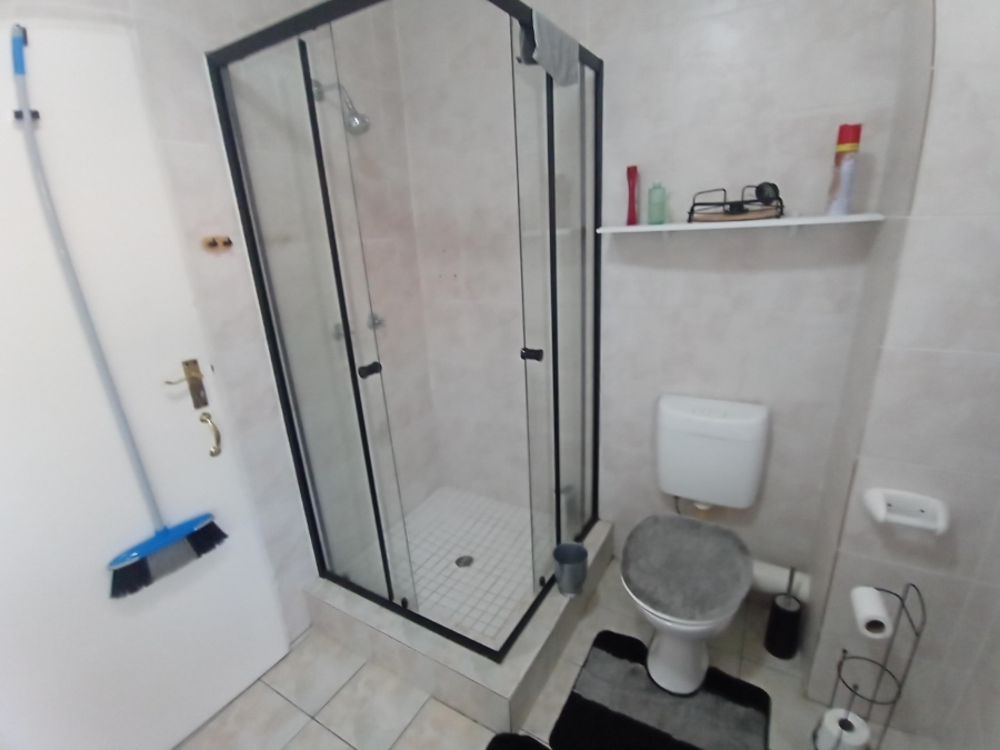 1 Bedroom Property for Sale in Mondeor Gauteng