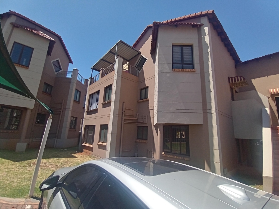 2 Bedroom Property for Sale in Mondeor Gauteng