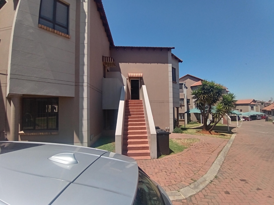 2 Bedroom Property for Sale in Mondeor Gauteng