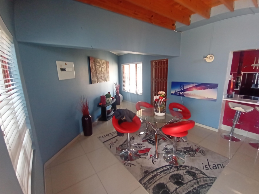 2 Bedroom Property for Sale in Mondeor Gauteng