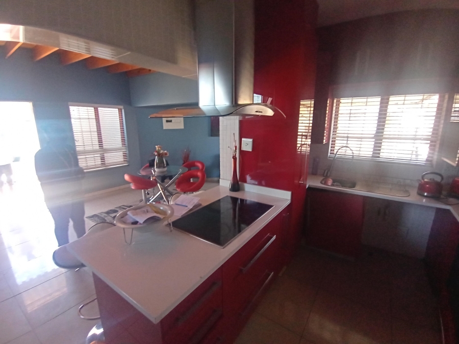 2 Bedroom Property for Sale in Mondeor Gauteng