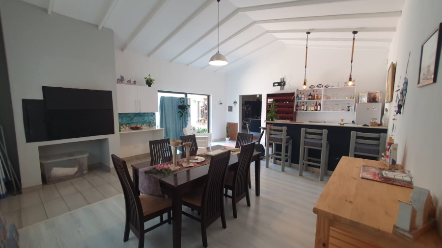 4 Bedroom Property for Sale in Oakdene Gauteng