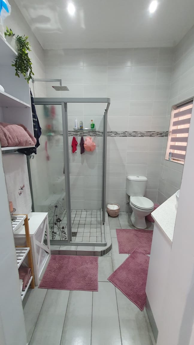 4 Bedroom Property for Sale in Oakdene Gauteng