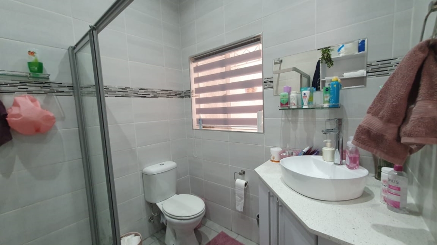 4 Bedroom Property for Sale in Oakdene Gauteng