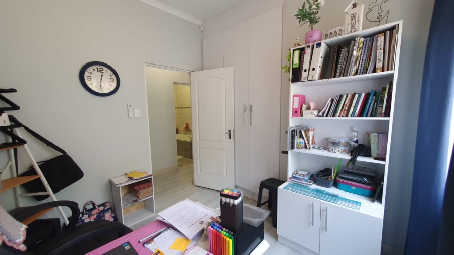 4 Bedroom Property for Sale in Oakdene Gauteng