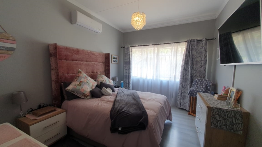 4 Bedroom Property for Sale in Oakdene Gauteng