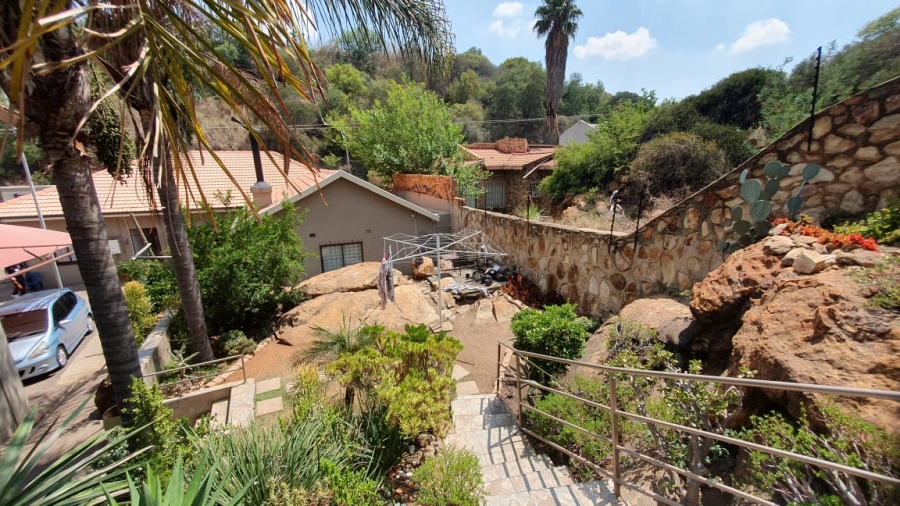 4 Bedroom Property for Sale in Oakdene Gauteng