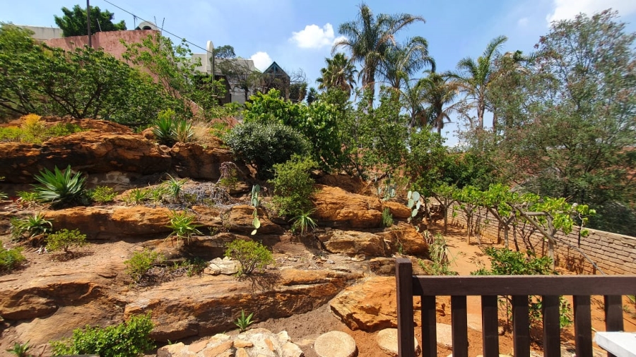 4 Bedroom Property for Sale in Oakdene Gauteng