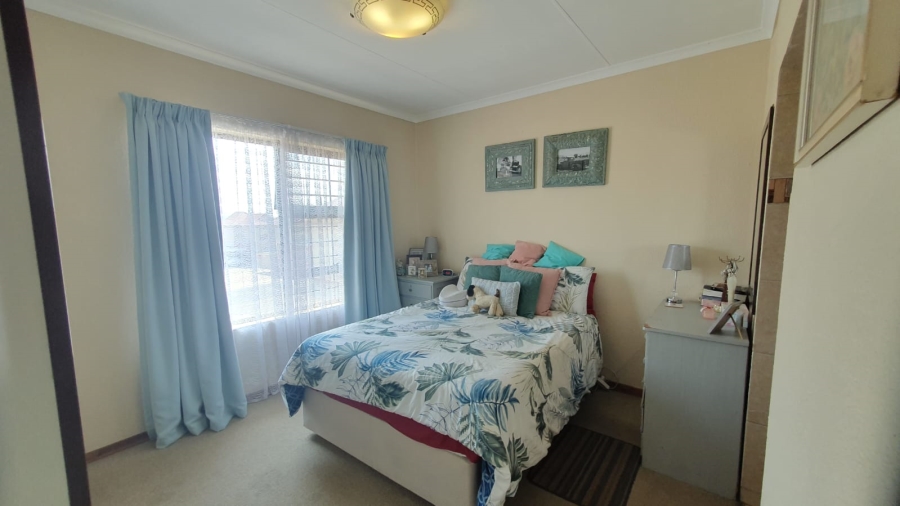 3 Bedroom Property for Sale in New Market Park Gauteng