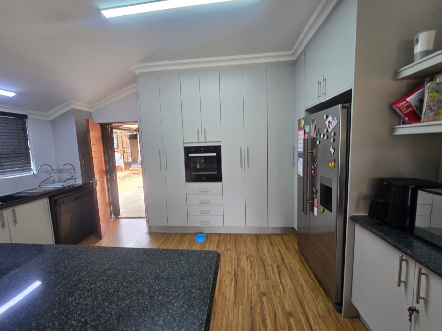 3 Bedroom Property for Sale in South Crest Gauteng