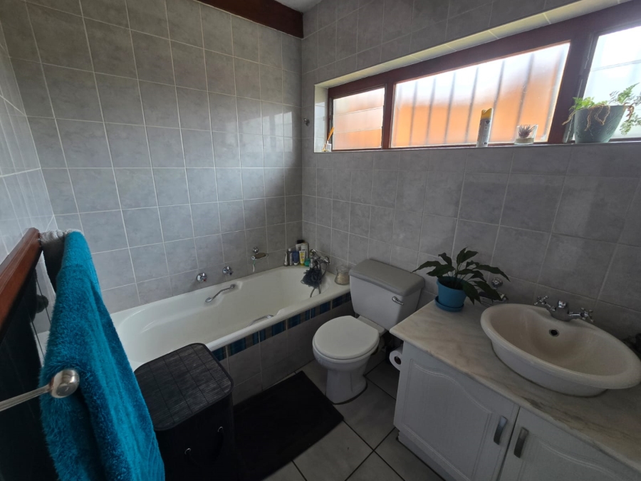 3 Bedroom Property for Sale in South Crest Gauteng